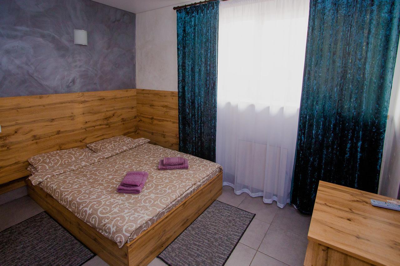 Ok Hotel Rivne Exteriör bild