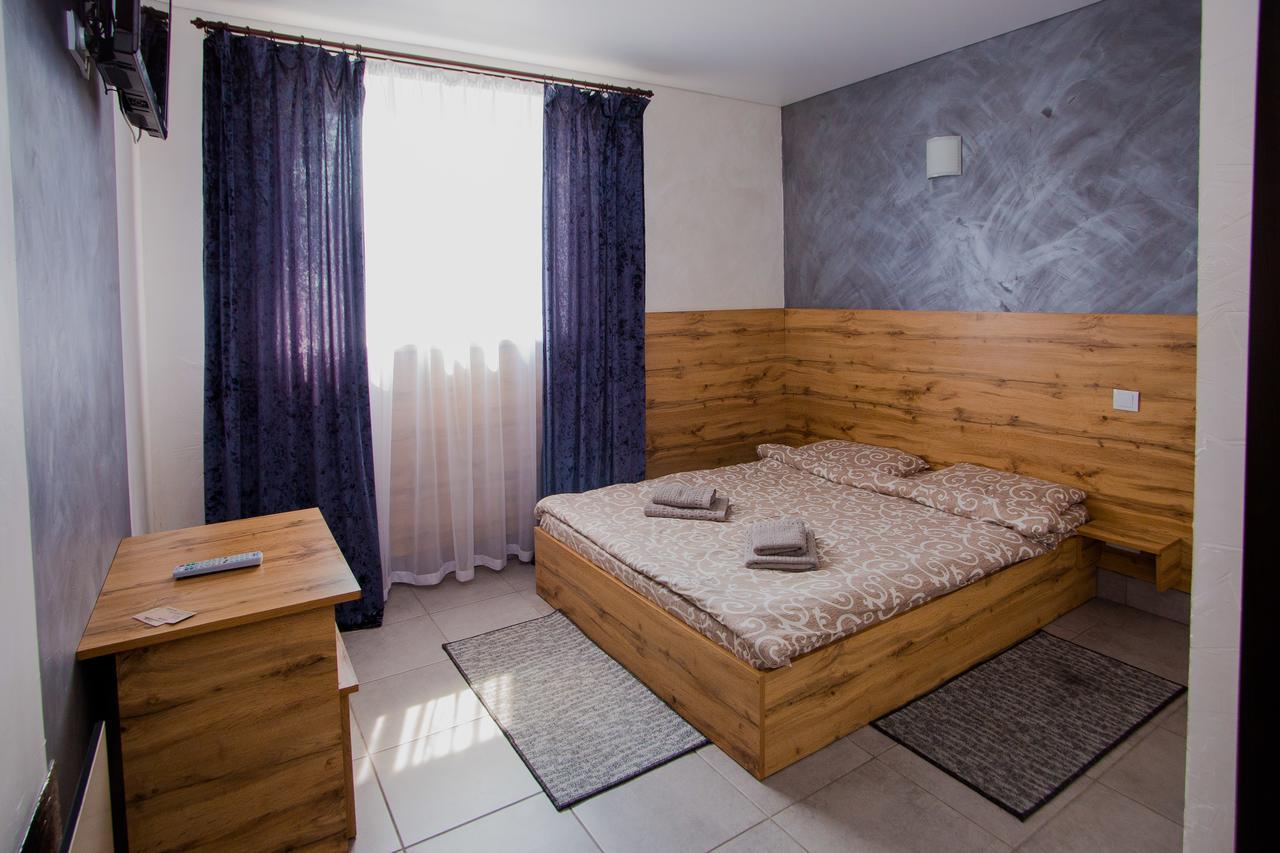 Ok Hotel Rivne Exteriör bild