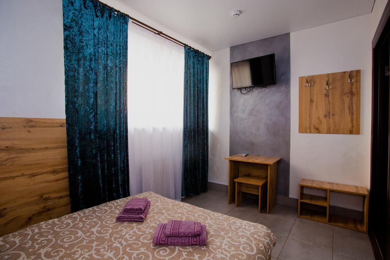 Ok Hotel Rivne Exteriör bild